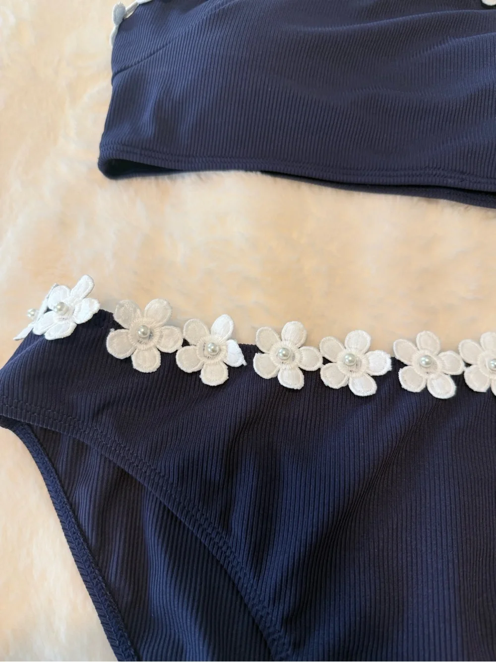 Women’s Navy Blue Bandeau Bikini with White Floral Trim XL - Picture 5 of 9